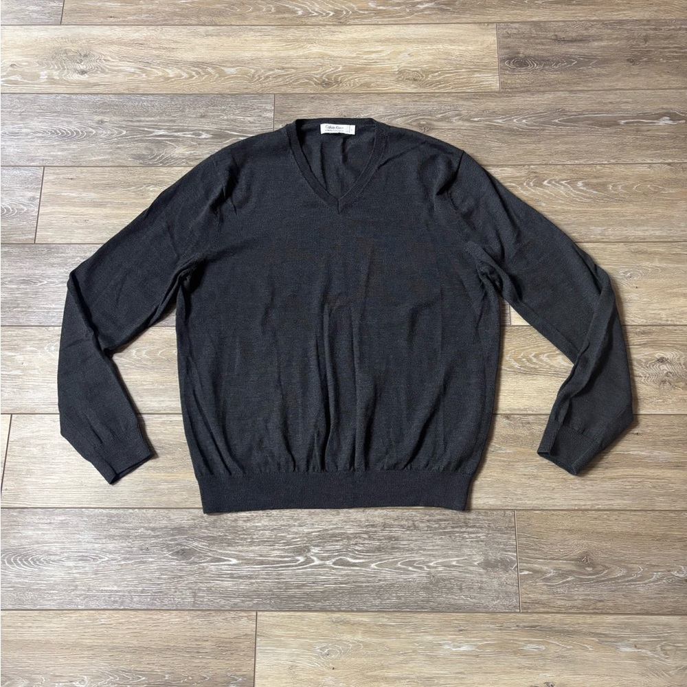 Calvin Klein Extra Fine Merino Wool Sweater Sz L Gray V-Neck Quiet Luxury Office